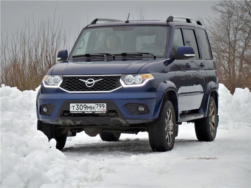 UAZ Patriot 2019 вид спереди