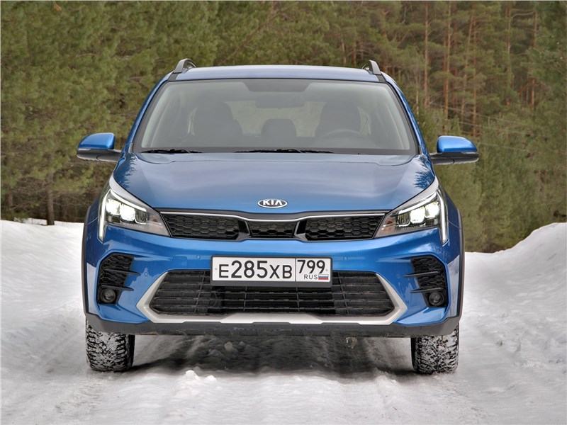 Kia Rio X (2020) вид спереди