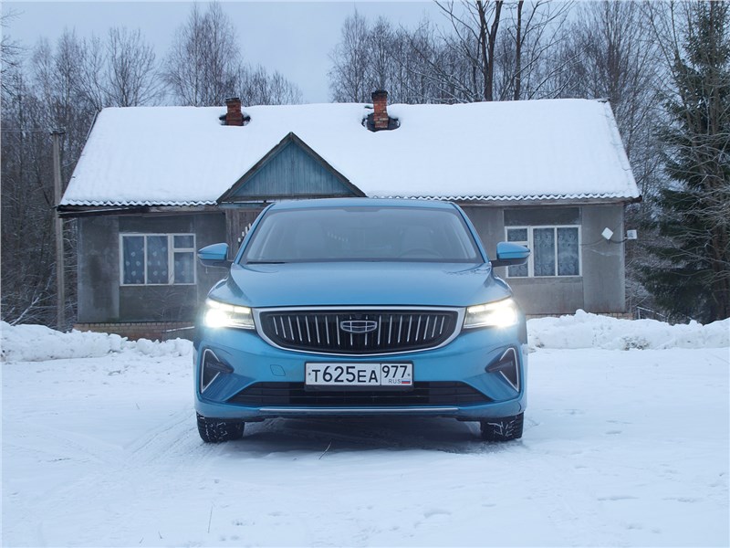 Geely Emgrand (2023) вид спереди