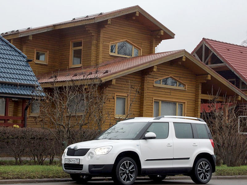 Skoda Yeti 2013 вид сбоку