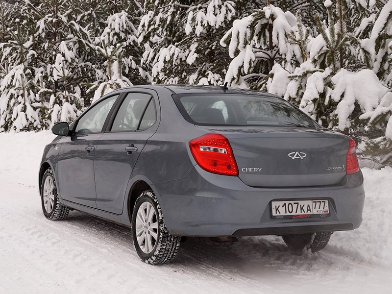 Chery Bonus 3 2014 вид сзади