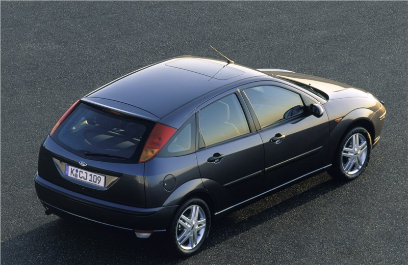 Ford Focus 1998 кузов пятидверный хэтчбек вид сзади