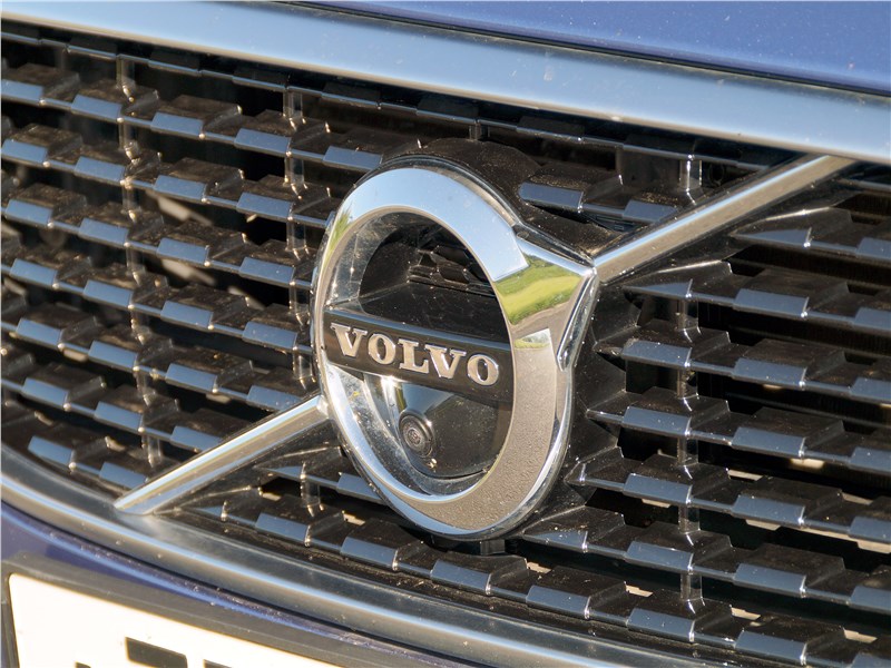 Volvo S90 2019 решетка радиатора