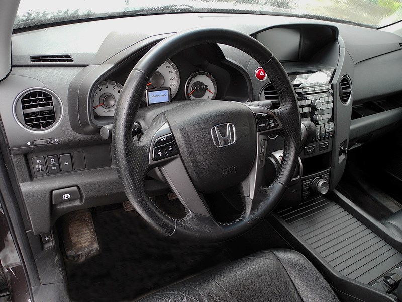 Honda Pilot 2012 водительское место