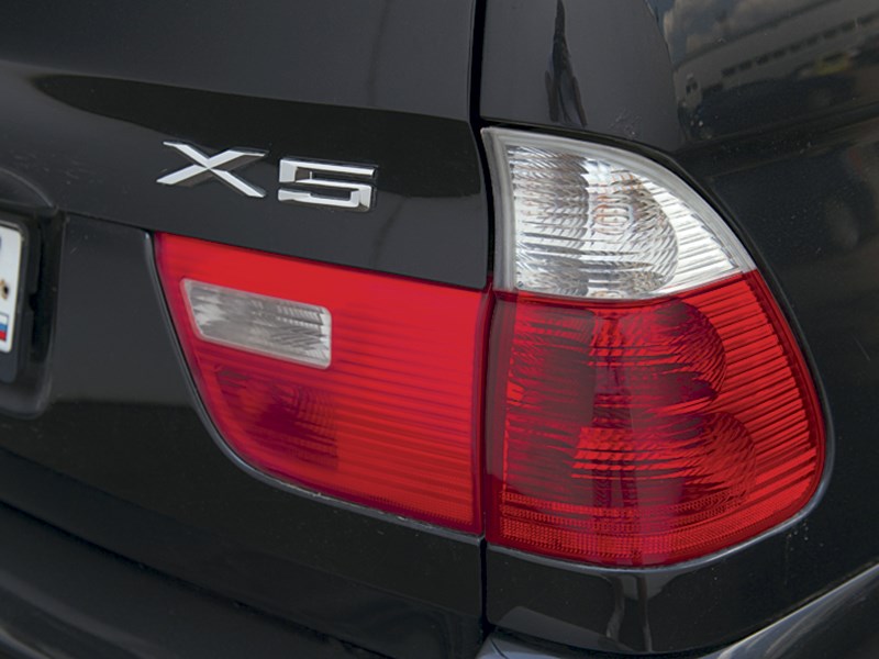 BMW X5 2004 задний фонарь