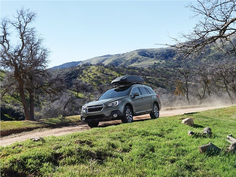 Subaru Outback 2018 вид спереди