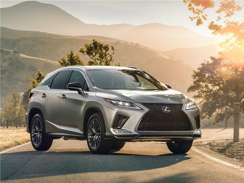 Lexus RX 2020 вид спереди