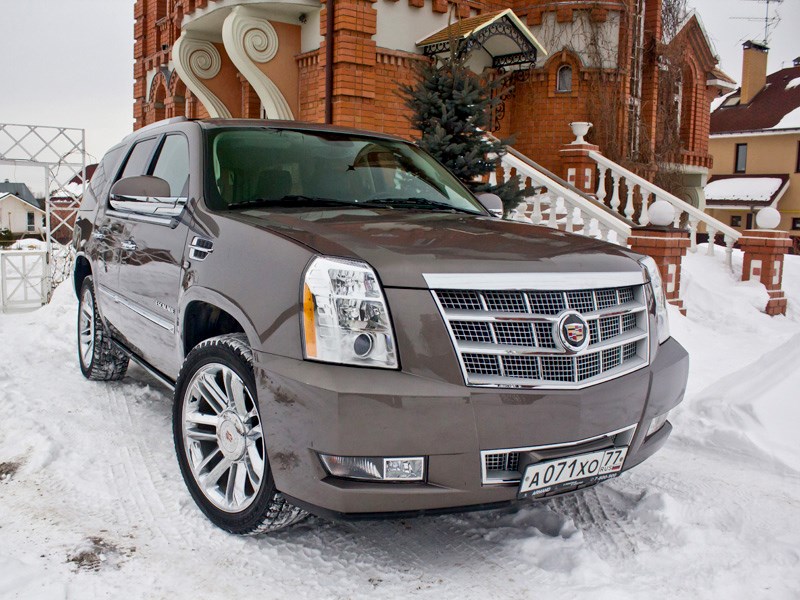 Cadillac Escalade 2009 вид спереди