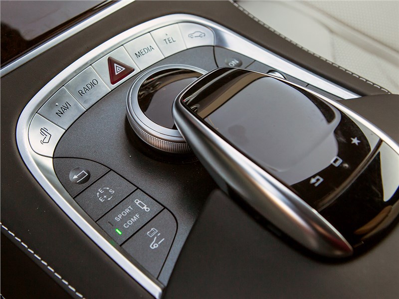 Mercedes-Benz S500 E Plug-In Hybrid 2015 органы управления на центральном туннеле