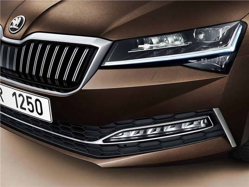 Skoda Superb 2020 передняя оптика