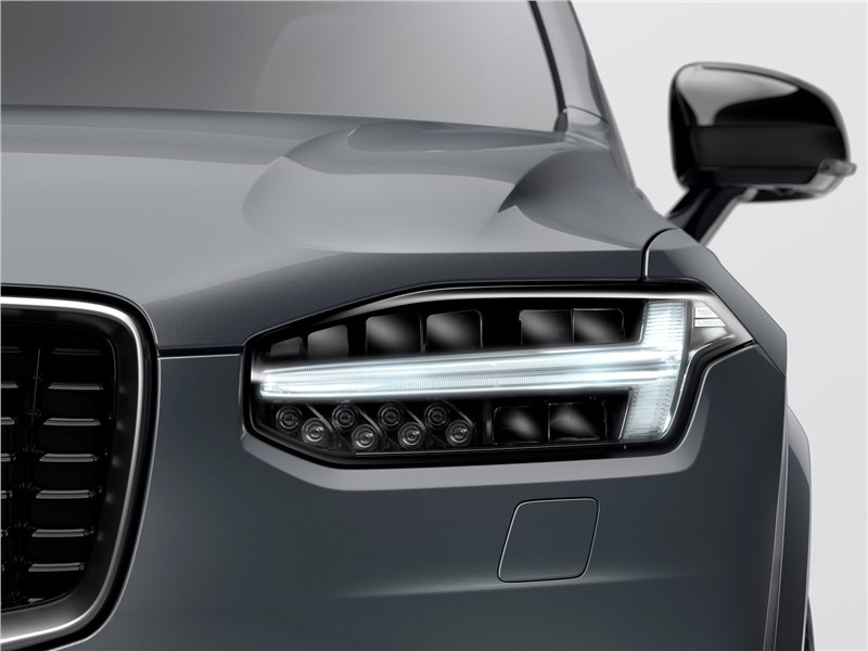 Volvo XC90 2020 передняя фара