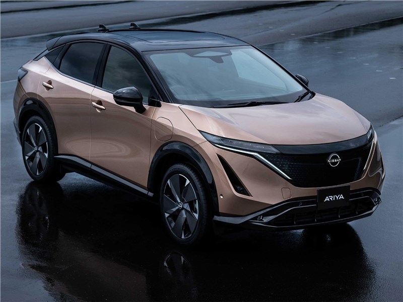 Nissan Ariya (2021) вид спереди