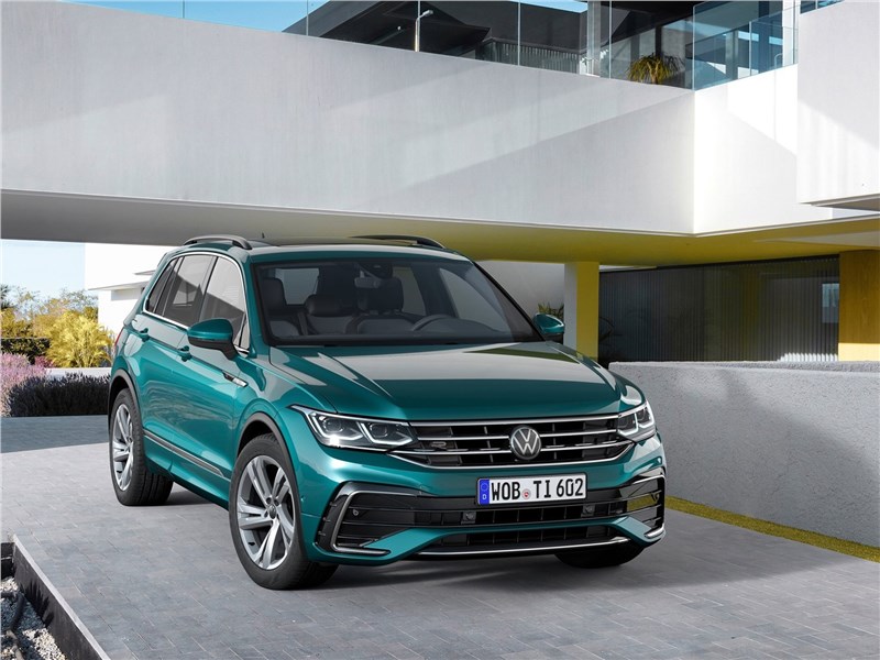 Volkswagen Tiguan (2021) вид спереди