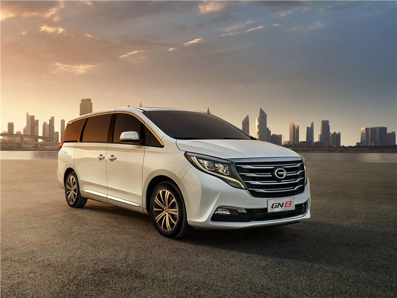 GAC GN8 (2020) вид спереди