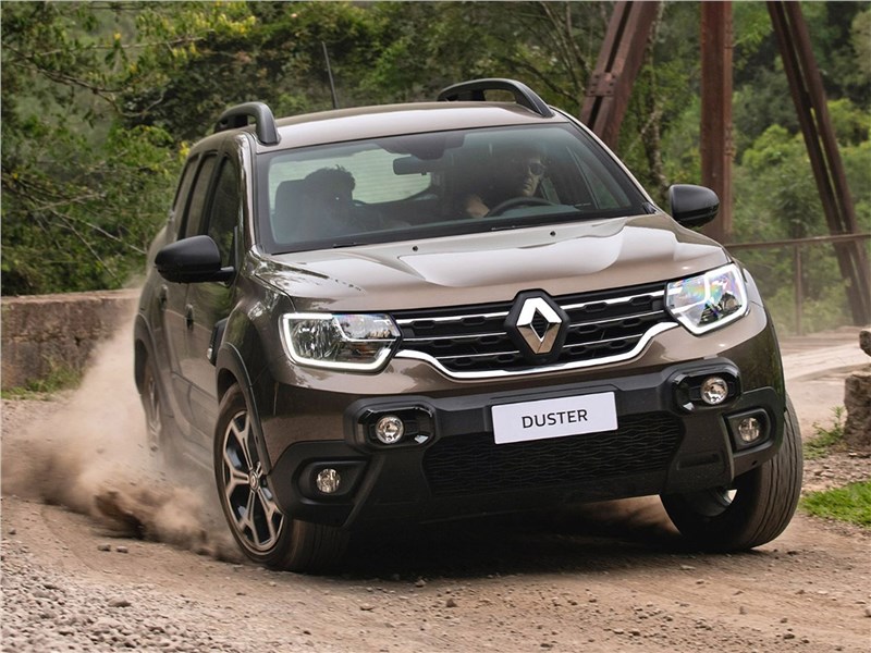 Renault Duster (2021) вид спереди