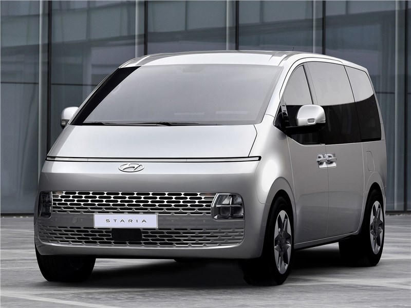 Hyundai Staria (2022) вид спереди