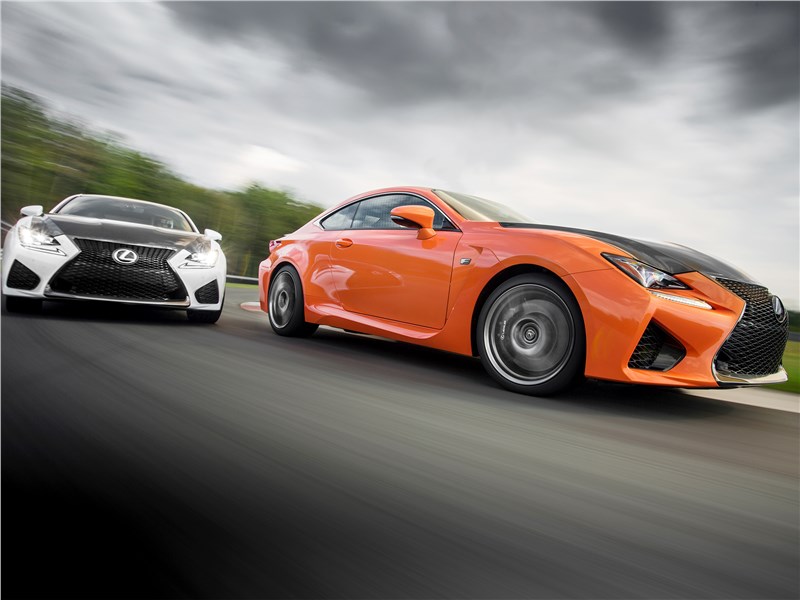 Lexus RC F 2015 на трассе