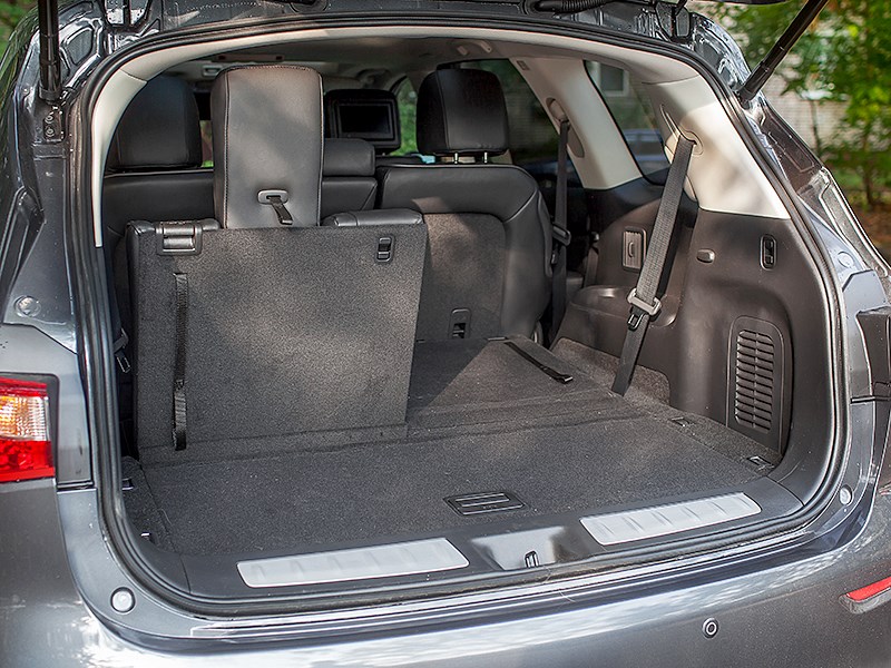 Infiniti QX60 Hybrid 2015 багажное отделение
