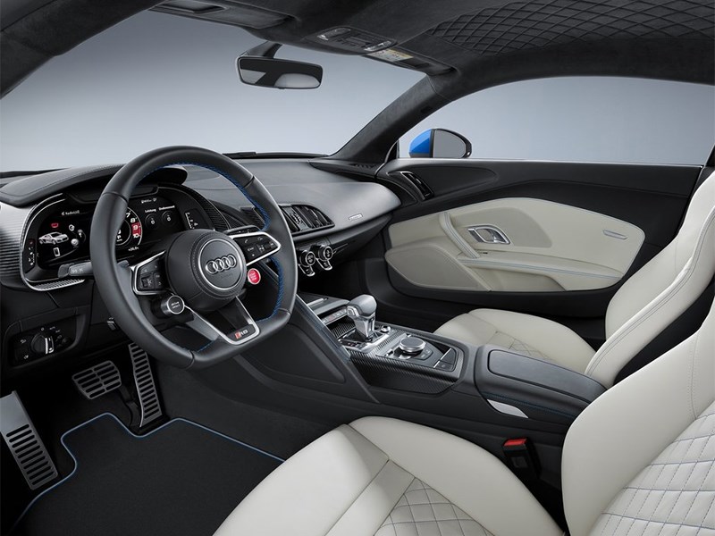 Audi R8 2016 салон