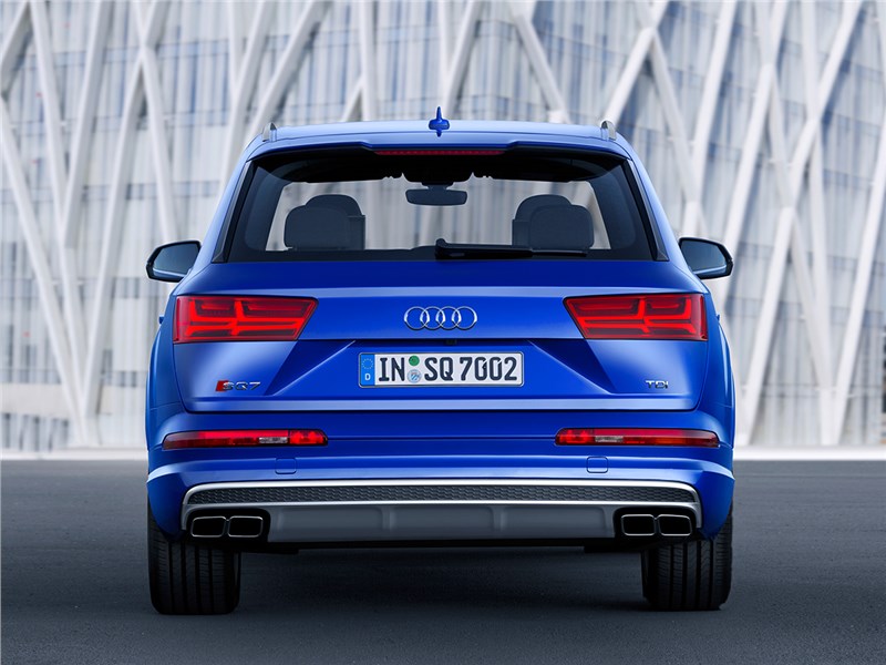 Audi SQ7 TDI 2017 вид сзади