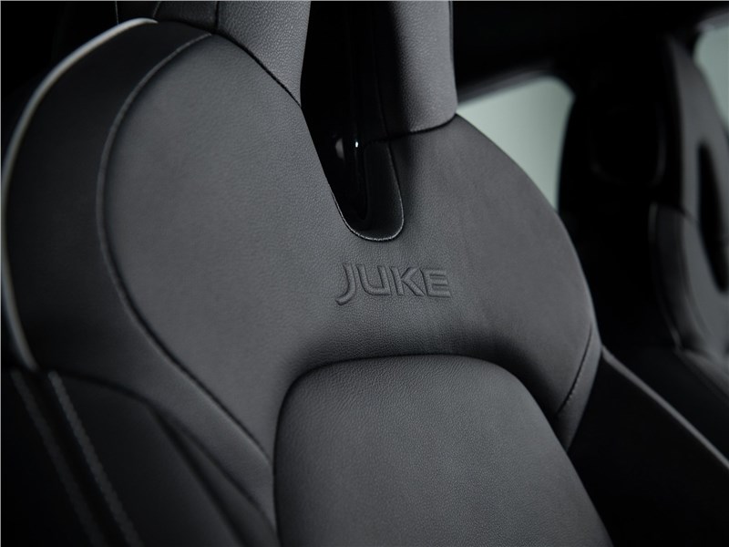 Nissan Juke 2020 передние кресла