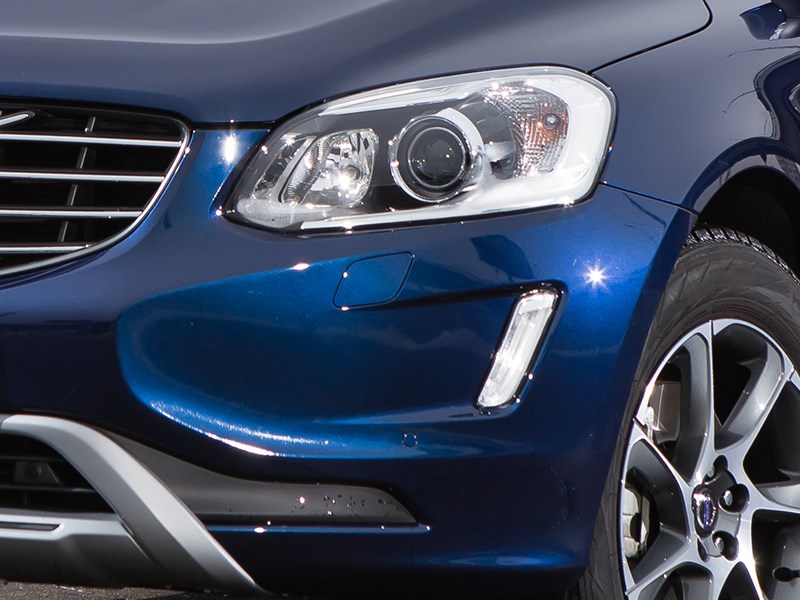 Volvo XC60 2014 передняя фара