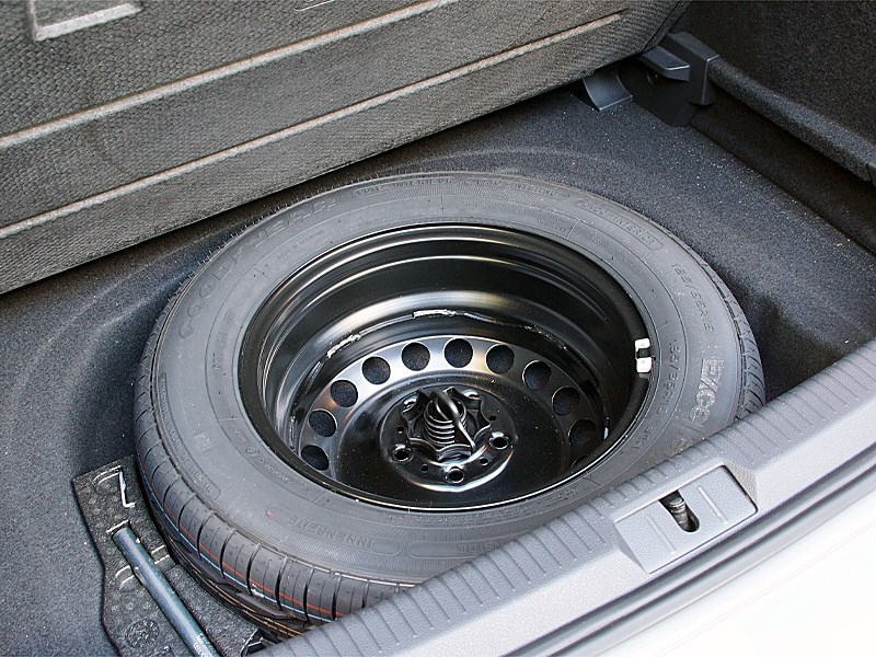 Volkswagen Golf VII 2013 запасное колесо