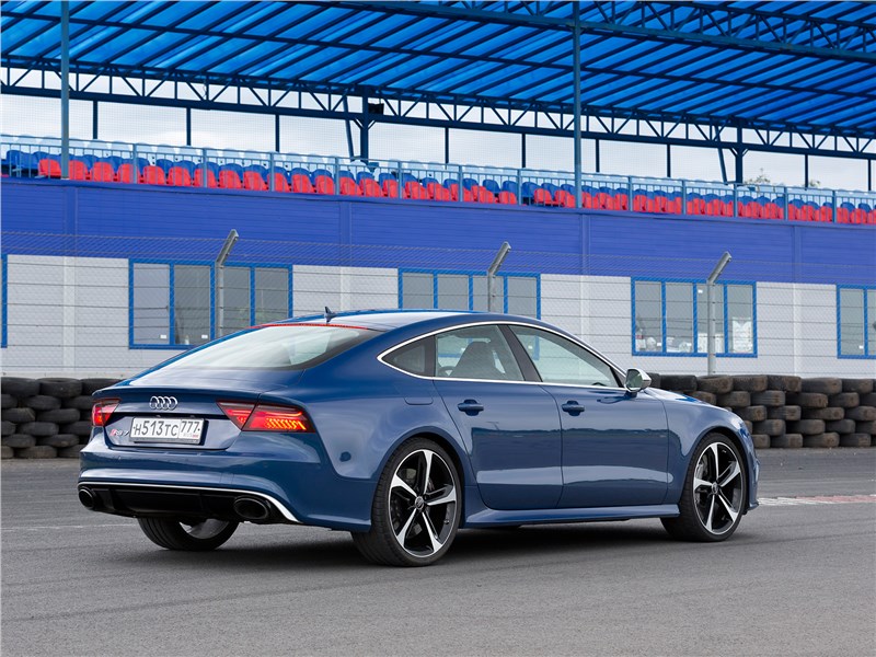 Audi RS 7 Sportback performance 2016 вид сбоку сзади