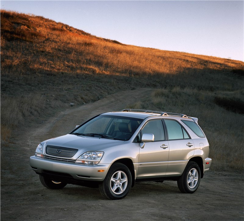 Lexus RX300 2001 первый кроссовер бренда