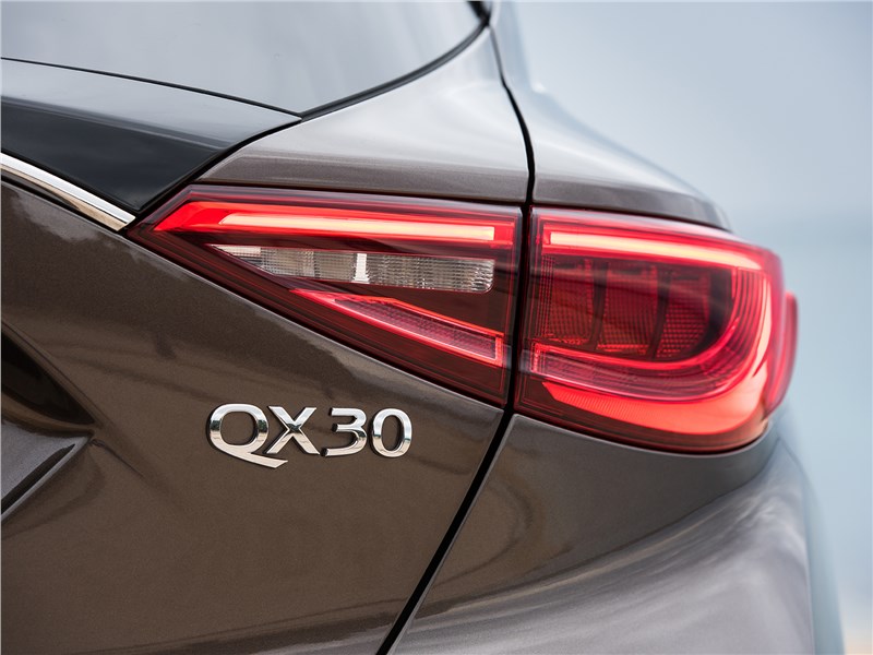 Infiniti QX30 2016 задний фонарь