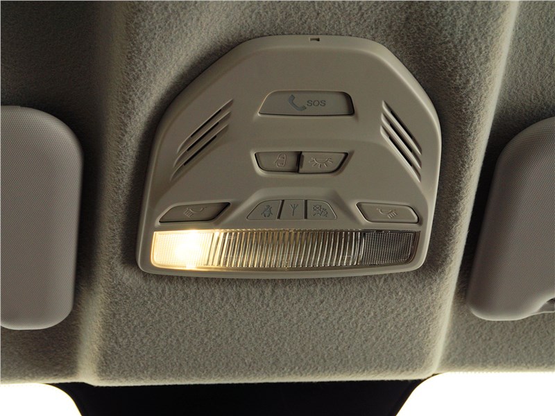 Lada Vesta 2015 плафон освещения