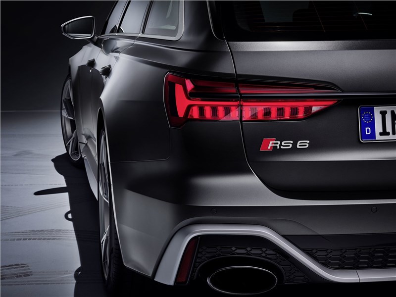 Audi RS6 Avant 2020 задний фонарь