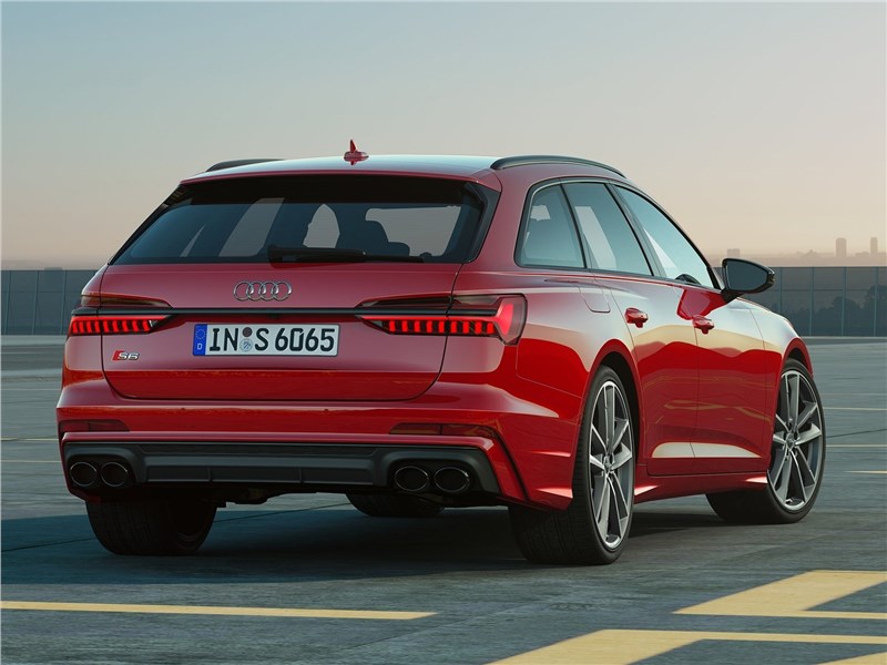 Audi S6 Avant TDI 2020 вид сзади