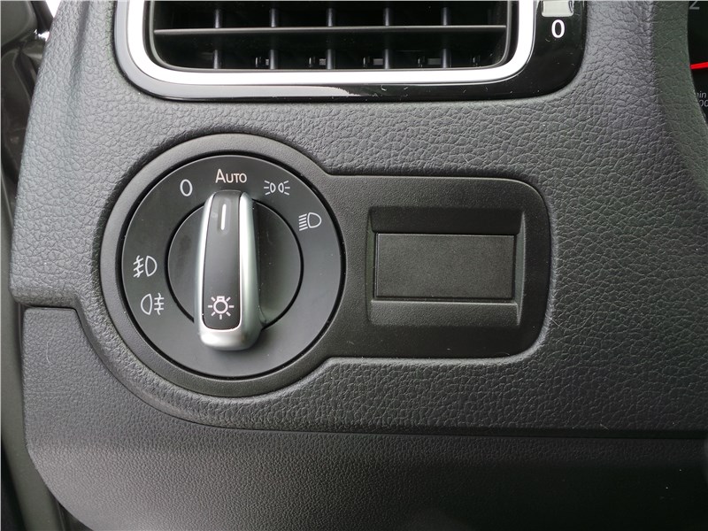 Volkswagen Polo GT 2016 блок управления внешними световыми приборами