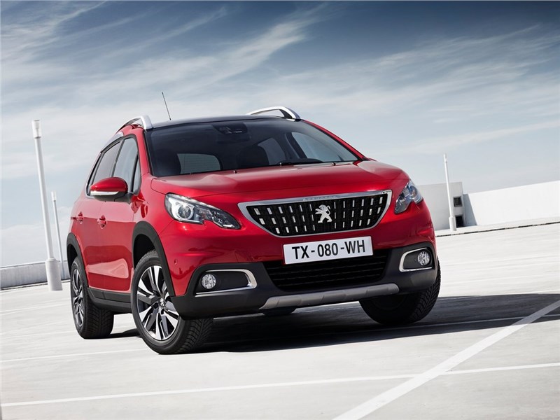 Peugeot 2008 2017 вид спереди