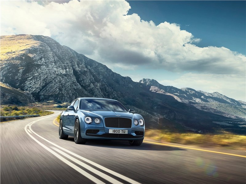 Bentley Flying Spur W12 S 2017 вид спереди