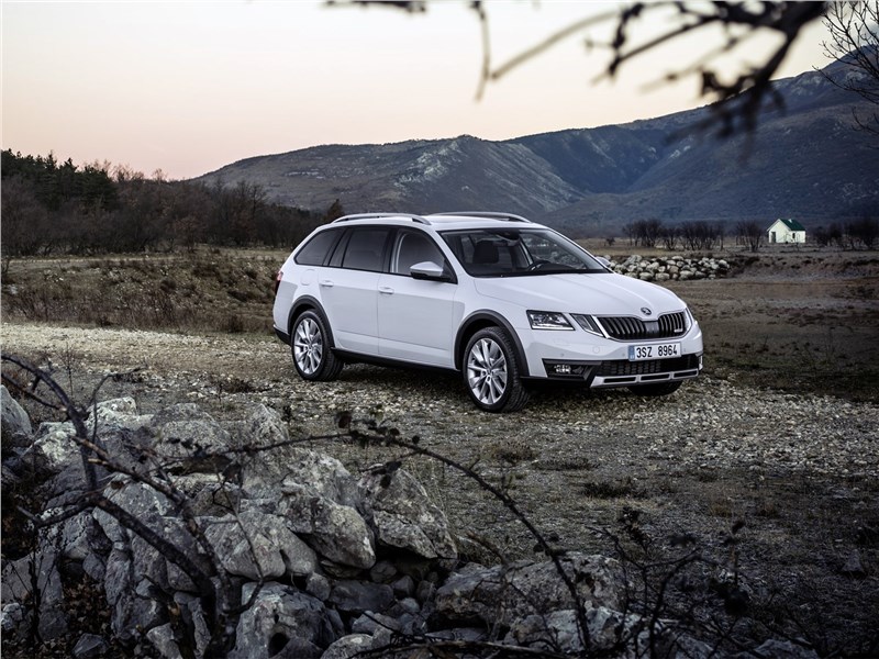 Skoda Octavia Scout 2017 Походная экипировка