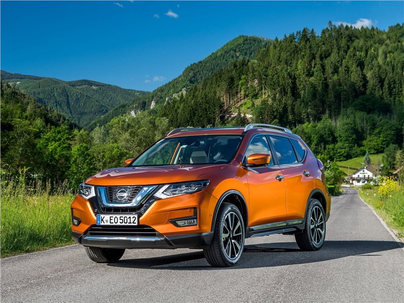 Nissan X-Trail 2018 вид спереди