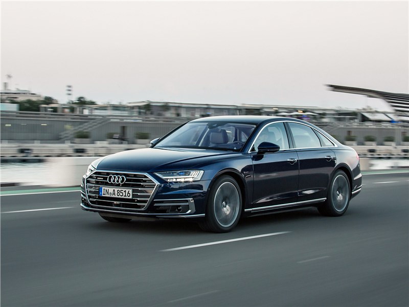 Audi A8 2018 научился ездить без водителя