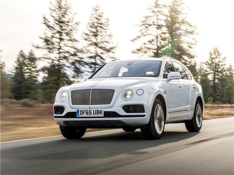 Bentley Bentayga 2016 вид спереди