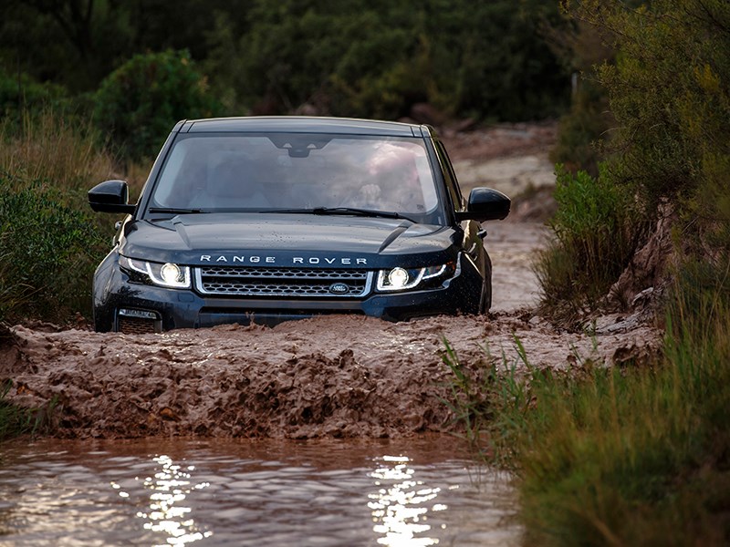 Land Rover Range Rover Evoque 2016 вид спереди