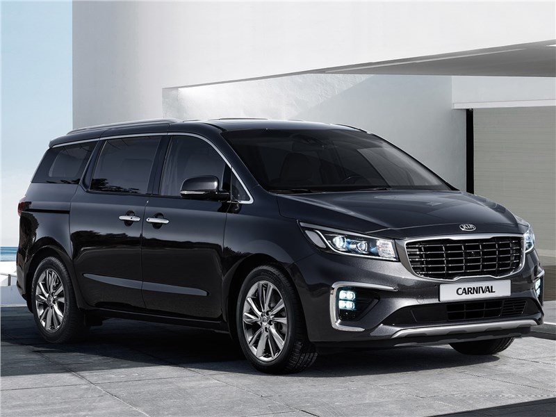 Kia Carnival 2021 вид спереди