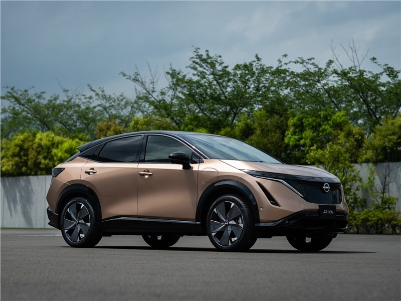 Nissan Ariya (2021) вид спереди