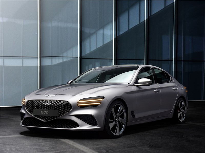 Genesis G70 (2021) вид спереди