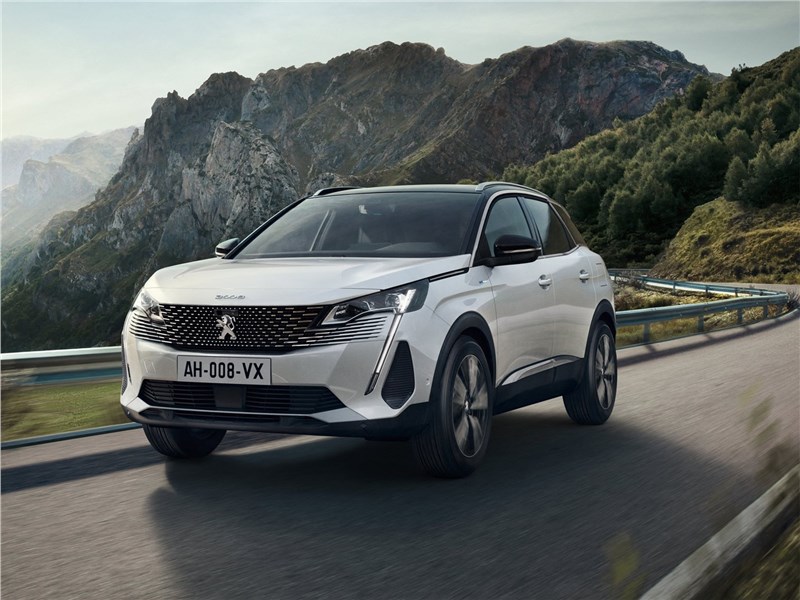 Peugeot 3008 (2021) вид спереди