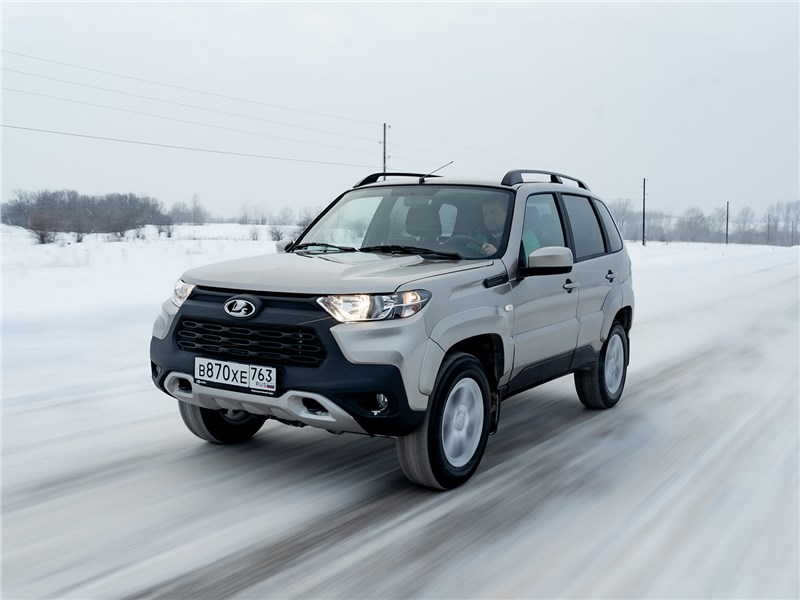 Lada Niva Travel (2021) вид спереди