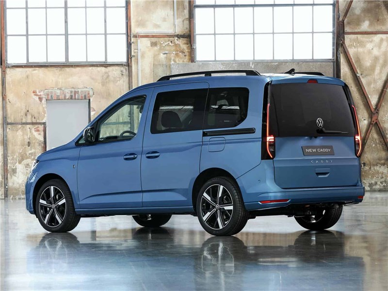 Volkswagen Caddy (2021) вид сзади