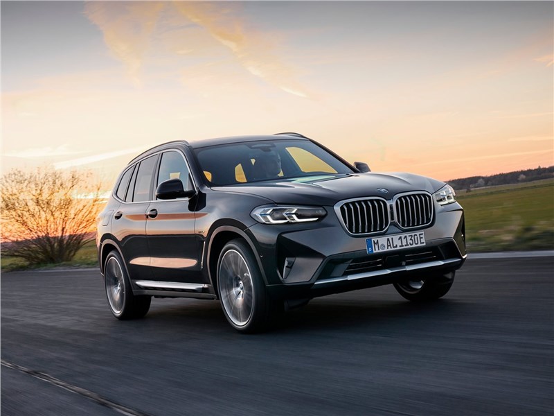 BMW X3 (2022) вид спереди