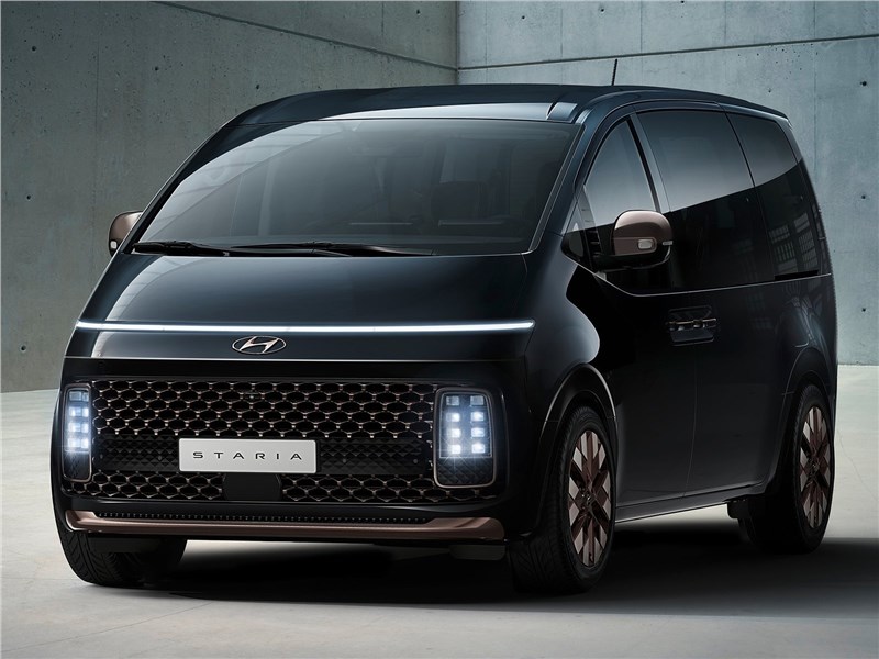 Hyundai Staria (2022) вид спереди