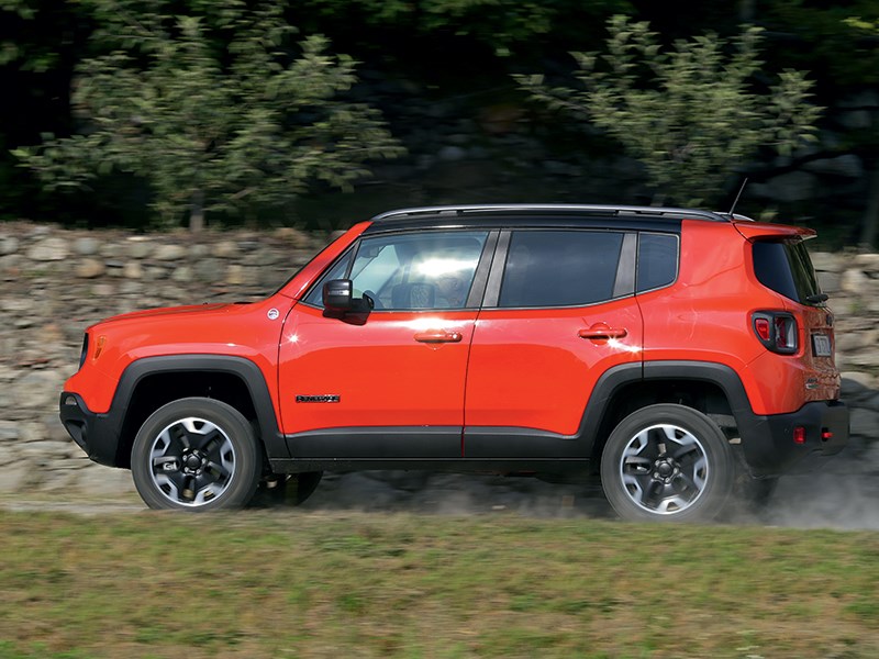 Jeep Renegade 2014 вид сбоку